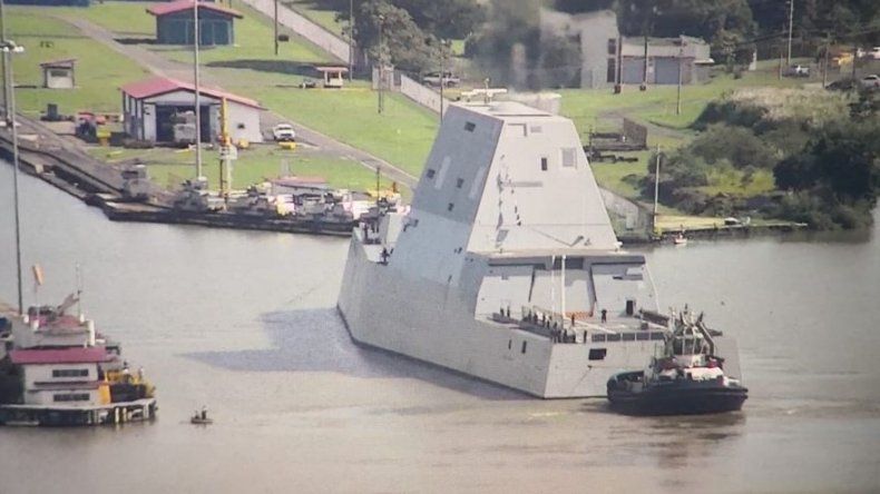 Destructor de EEUU de última generación hace parada en Panamá