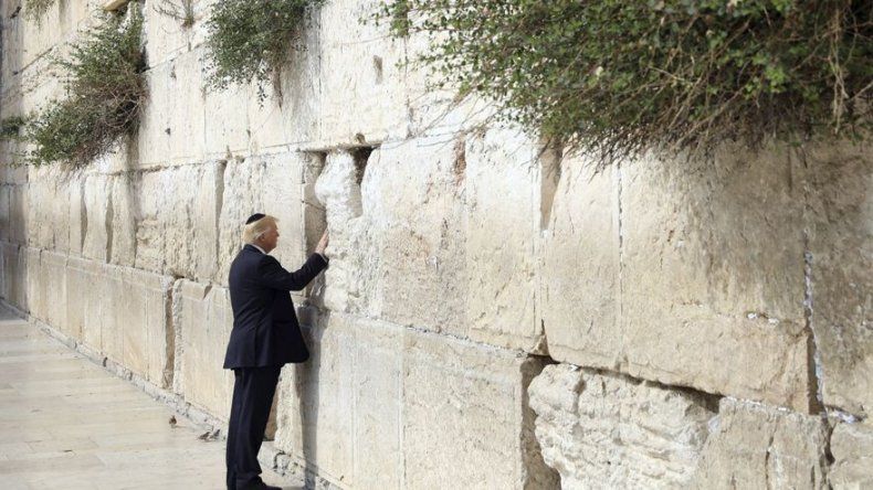 Trump, el primer presidente de EEUU que visita el Muro de las Lamentaciones