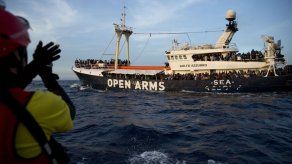 España permite zarpar a barcos de ayuda a migrantes