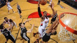 Blazers vencen a Spurs 103-92 y siguen con vida en el Oeste