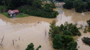 Casi una decena de muertos tras devastadoras inundaciones en Kentucky