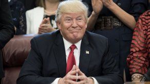 Los primeros 100 días del gobierno de Trump en 10 tuits