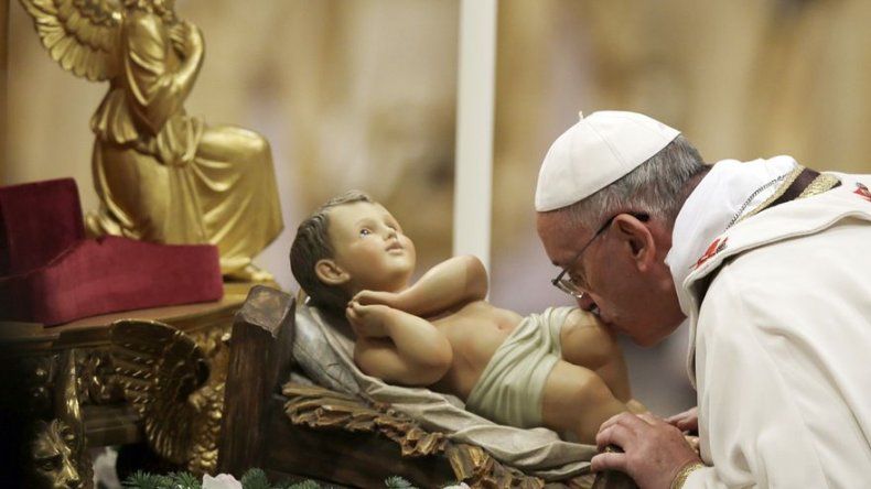 Papa oficia Misa de Gallo en el Vaticano
