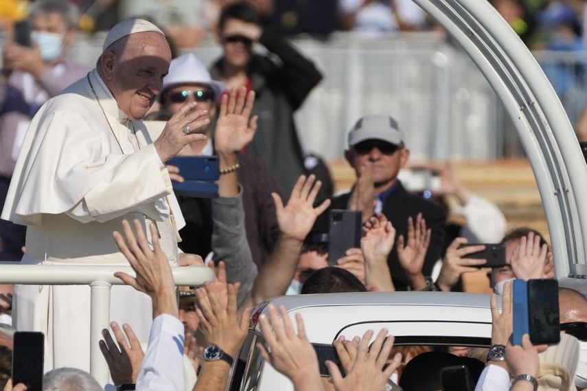 El papa se mostró bien de ánimo y fuerzas durante su ajetreado viaje