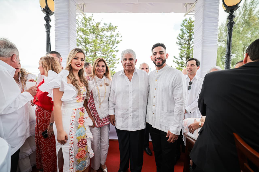 Mulino recibe a Chema Caballero en el Palacio de las Garzas