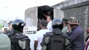 Trabajadores de la ACP son retenidos por intentar protestar Trabajadores de la ACP son retenidos por intentar protestar