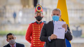 El presidente de Colombia, Iván Duque durante la sanción de la nueva reforma tributaria.