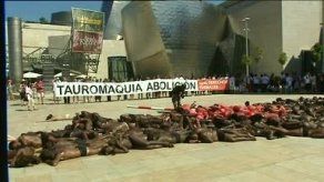 Protestan desnudos para reclamar la abolición de los toros