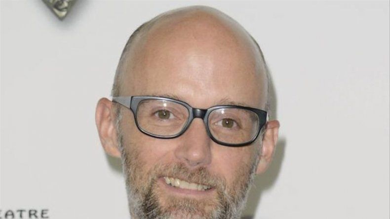 Moby contacta con su padre fallecido a través de un médium