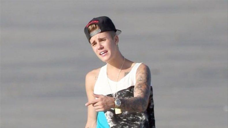 Justin Bieber bebe y fuma más que nunca