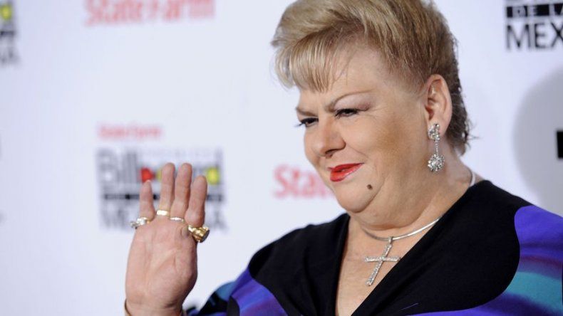 Paquita La del Barrio celebra 45 años combatiendo inútiles