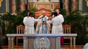 Papa reconoce que Iglesia está herida de pecado y que no ha sabido escuchar Papa reconoce que Iglesia está herida de pecado y que no ha sabido escuchar