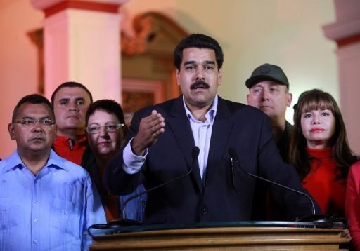 De esta salimos, dice Maduro a seguidores de Chávez y agradece a Cuba