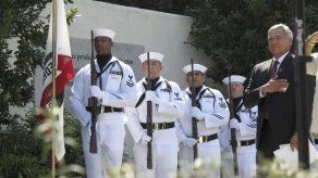 El líder César Chávez recibe homenaje de la Marina de EEUU