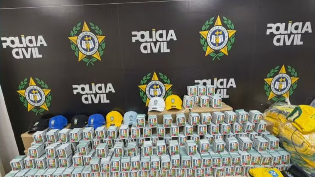 Decomisan 200 mil figuritas falsas del álbum del Mundial 2026 en Brasil. Decomisan 200 mil figuritas falsas del álbum del Mundial 2026 en Brasil.