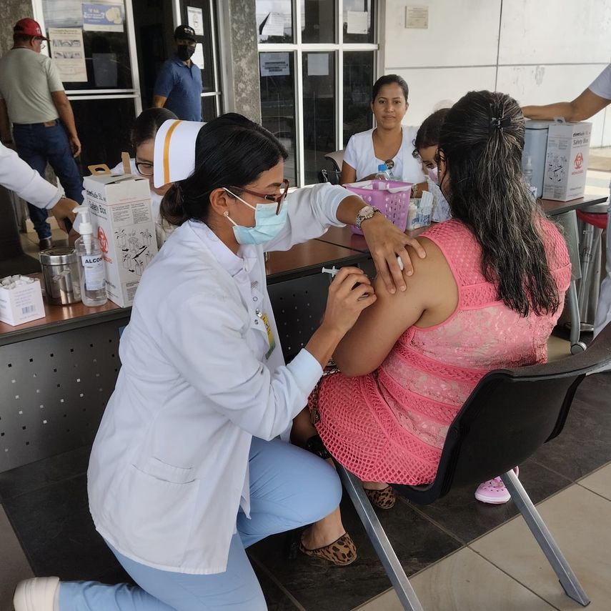 Jornada de vacunación en UDELAS.