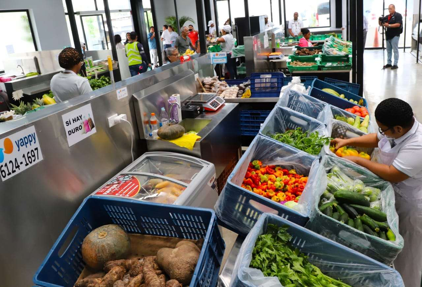 Mercado Municipal de Alcalde Díaz estará cerrado este lunes por limpieza.