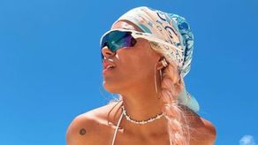 Karol G enciende Internet con su micro bikini