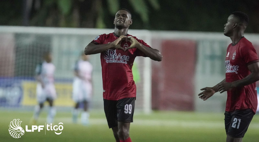 LPF: Sporting golea al Tauro en primera jornada