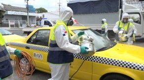 Realizan nebulización de taxis en área metropolitana