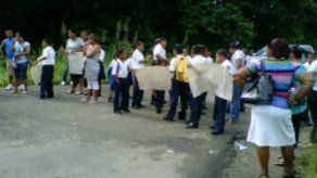 Protestas en escuela en el sector de Piña en Colón