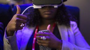 Presentan en feria mundial smartphones de gama baja y media