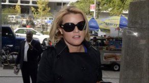 Juicio a actriz acusada de acosar a Alec Baldwin inicia 6 de noviembre