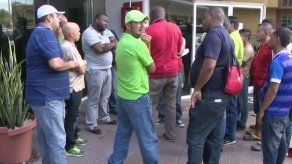 Transportistas de busitos piratas mantienen paralización del servicio