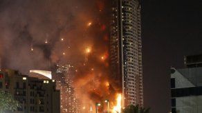 Al menos 16 heridos tras incendio en rascacielos de Dubái