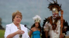 Bachelet anuncia ajustes a polémica reforma laboral chilena