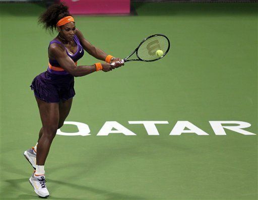 Serena y Sharapova pasan a tercera ronda en Catar