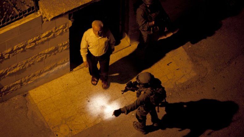 Israel arresta miembros de Hamas, sopesa deportar