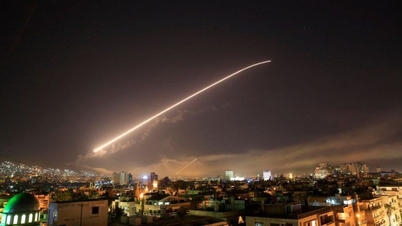 París exhorta a Moscú a sumarse a solución política en Siria