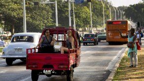 Cuba busca impulsar economía recortando importaciones