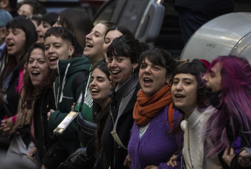 Cristina Fernández dice que fiscales no tienen pruebas y juicio es ficción