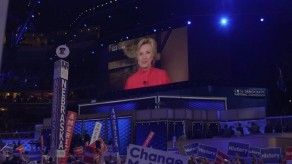 Clinton nominada por aclamación gracias a Sanders