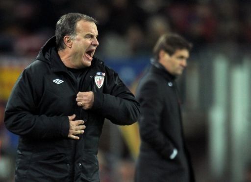 Bielsa está obligado a cambiar medio equipo titular para recibir al Real