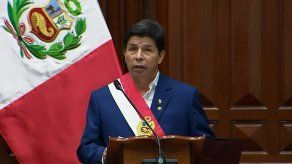 Castillo defiende su gestión y denuncia campaña en Perú para destituirlo