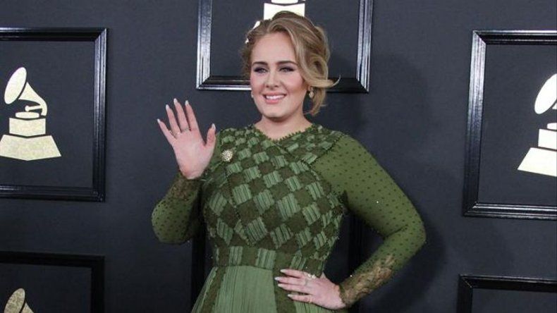Adele confirma estar casada tras años de especulaciones