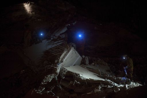 Once desaparecidos por derrumbe de un edificio en Colombia