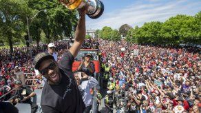 Leonard no habla sobre futuro