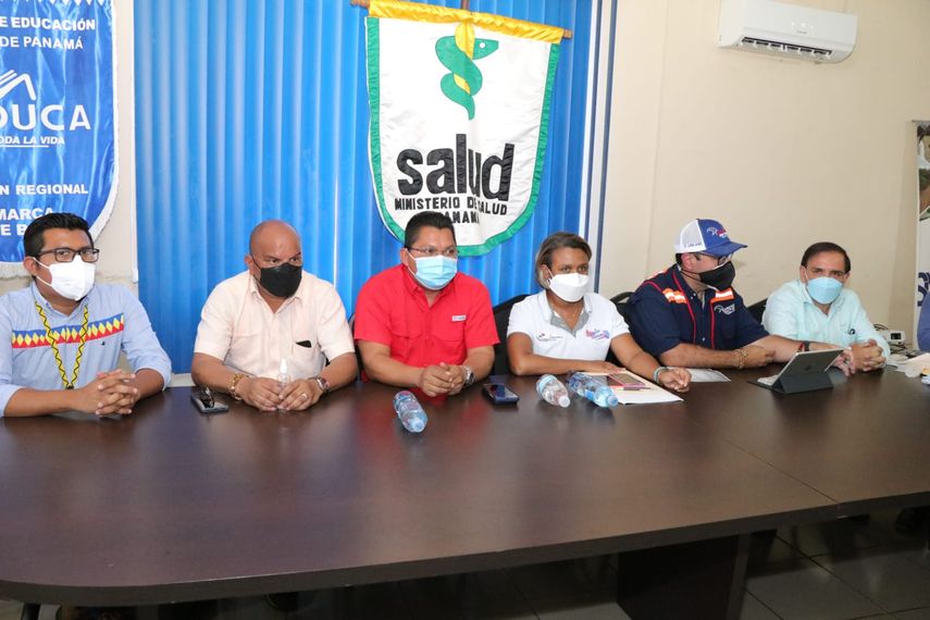 La reunión se efectuó entre las autoridades y los dirigentes de la protesta que piden que no sea obligatorio ni los hisopados ni la vacunación anticovid.