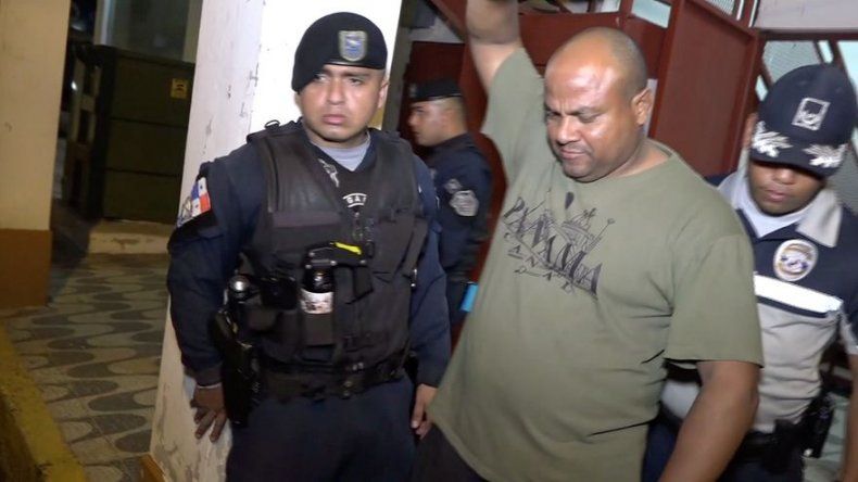 Formulan cargos a policía que se tomó la armería del cuartel de Colón
