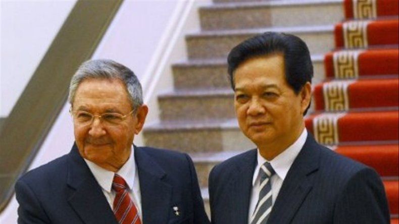 El presidente cubano Raúl Castro visita Vietnam, su fiel aliado
