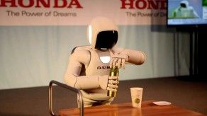 El robot ASIMO, cada vez más humano