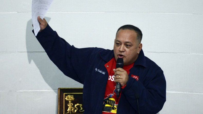 Cabello dice que seguirá al frente de la revolución pese a señalamientos