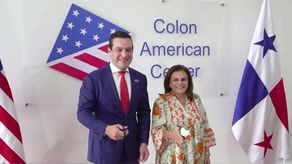 Embajador de EE.UU. participa en inauguración.