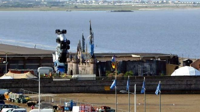 Banksy podría estar preparando Dismaland, un misterioso espectáculo