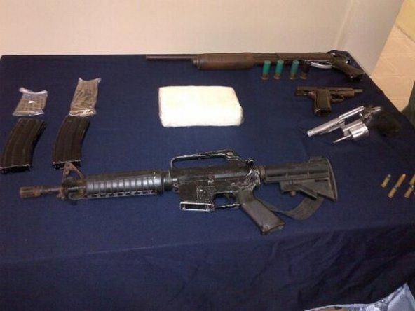 Policía de Colón incautó armas de fuego y droga durante operativo