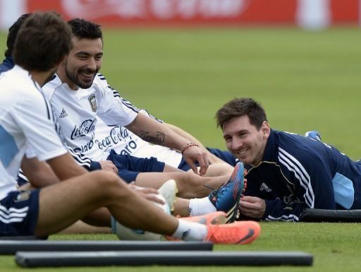 Messi se entrenó con normalidad y jugaría ante Colombia